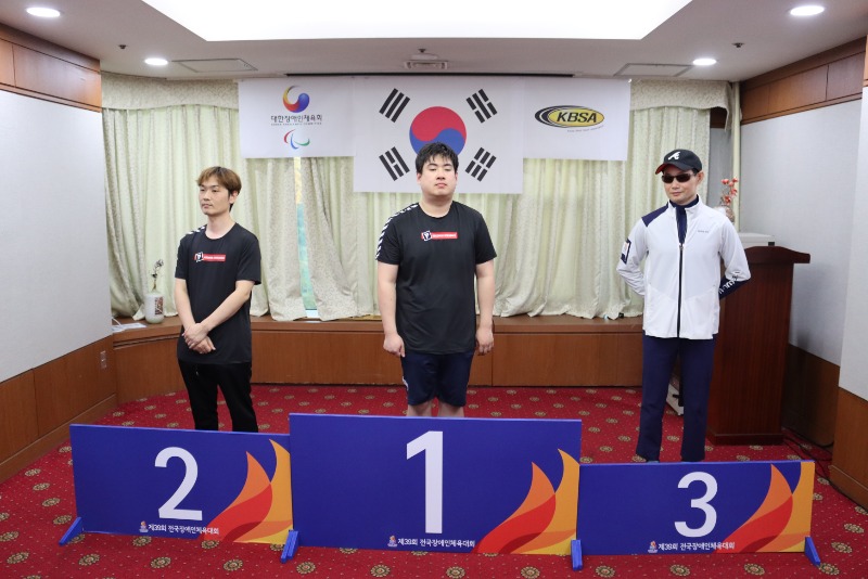 남자개인전시상1.JPG