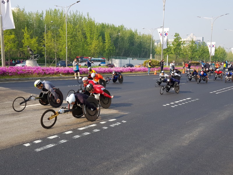서울국제휠체어마라톤.jpg