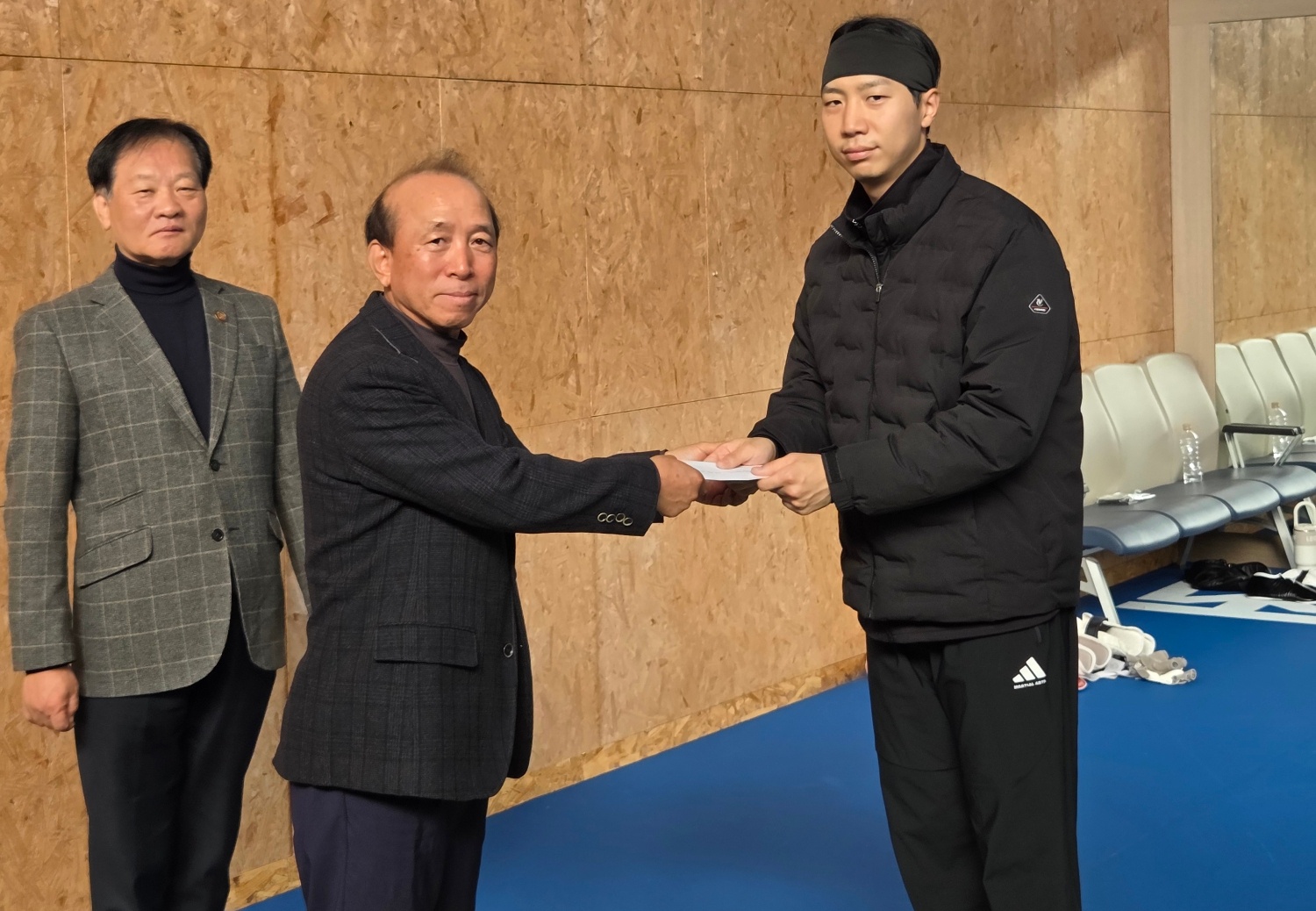 대한장애인태권도협회 김상익 회장, 김연문 부회장 국가대표 선수단 격려금 전달
